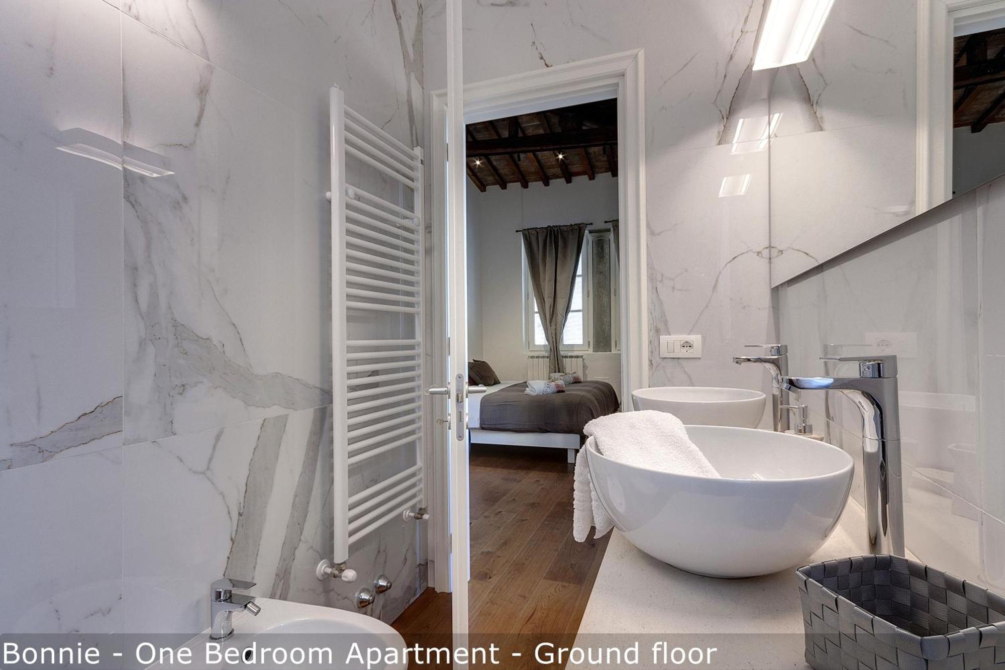 Bonnie - Clyde - Marvin Apartments By Mamo Florence Room photo